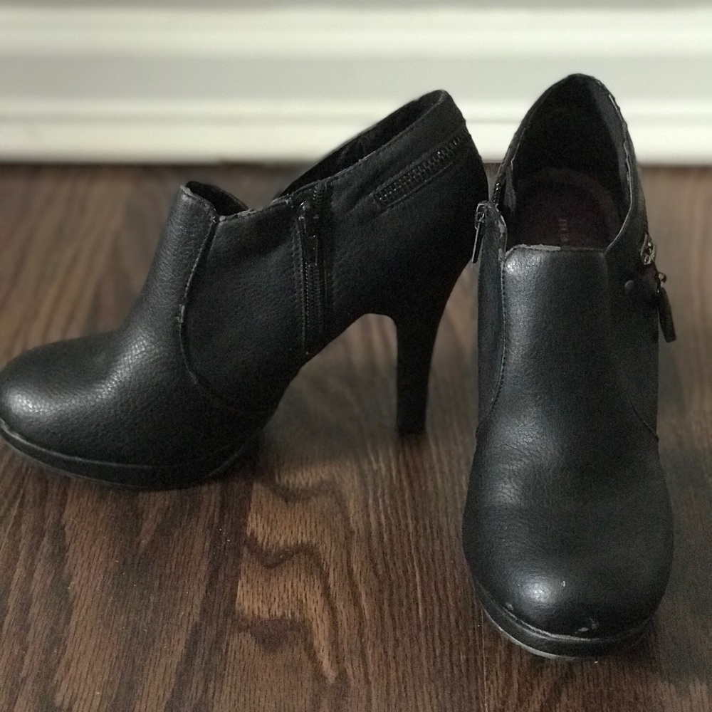 Madden girl black booties